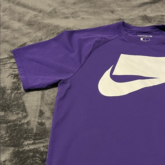 Nike Shirt Block Futura Logo Short Sleeve Curved hem Men’s Size Large - Picture 2 of 9